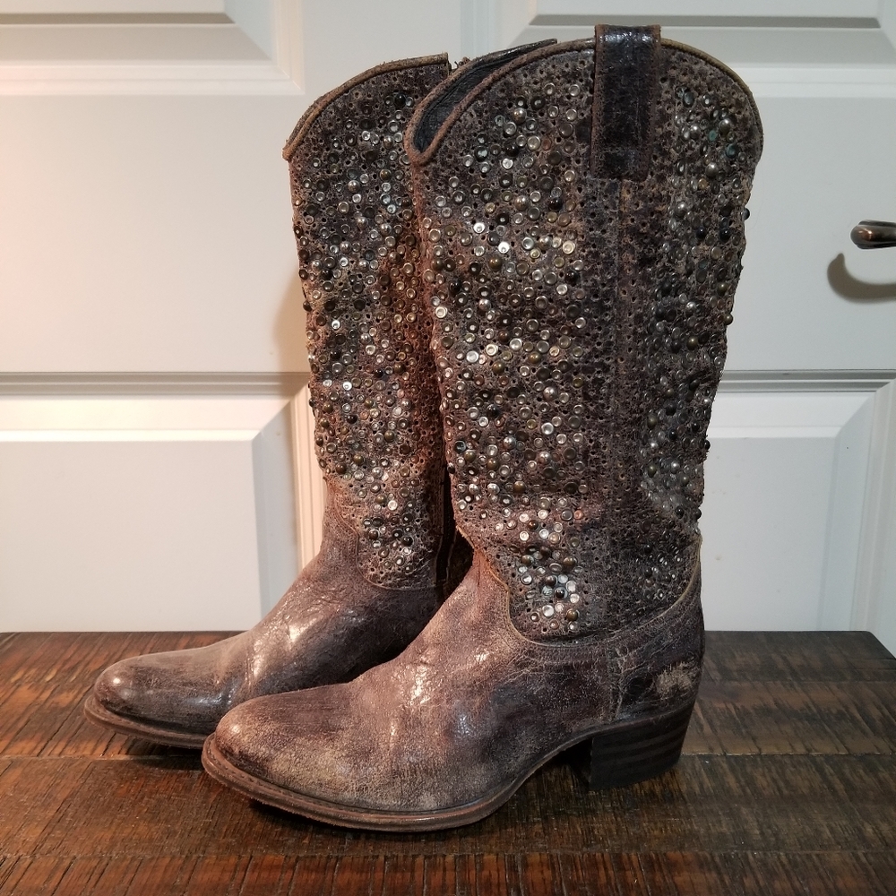 EUC Frye Deborah Studded Boots